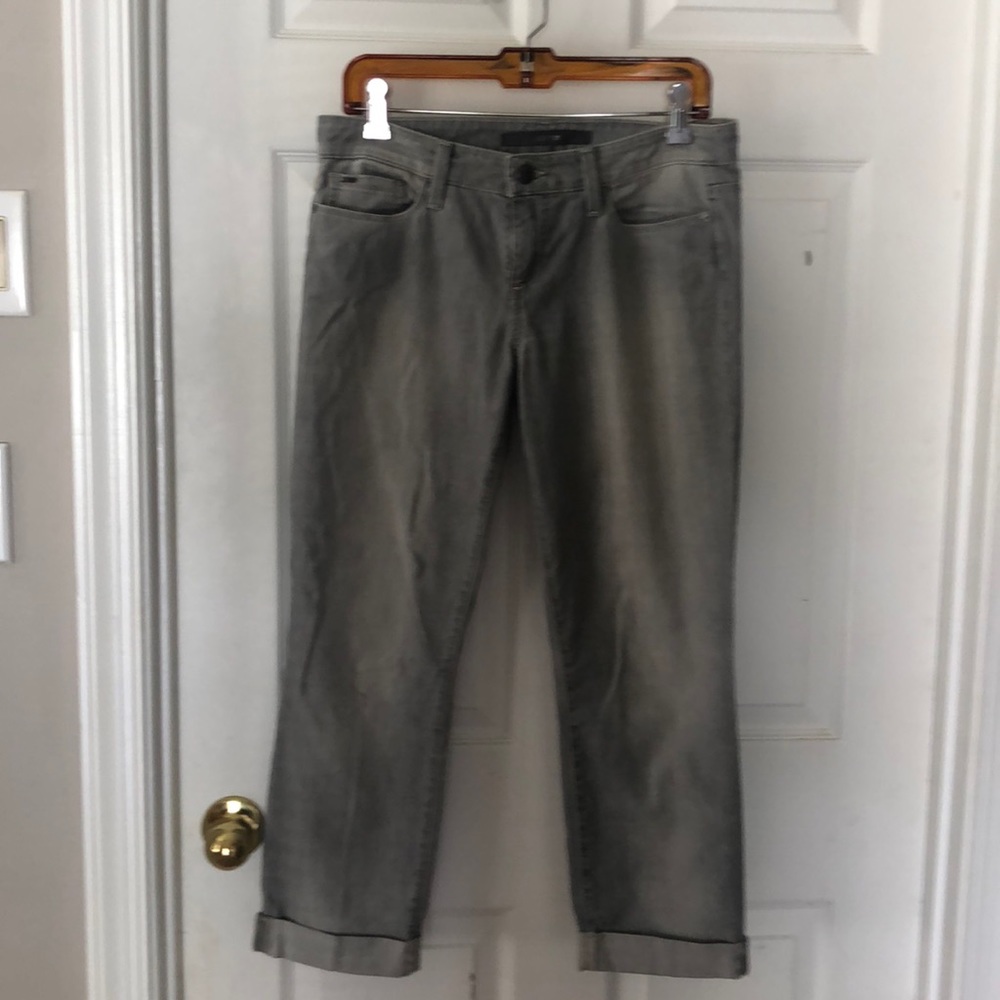 Joe’s Jeans Socialite Kicker. Light Gray. Size 28